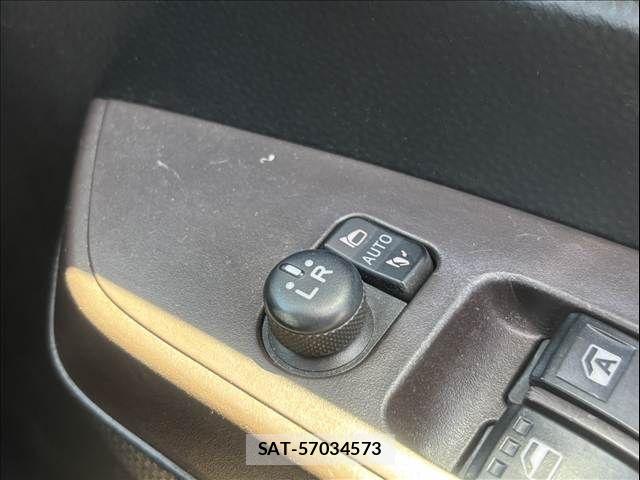 Toyota ROOMY 2017-12 6912123-25