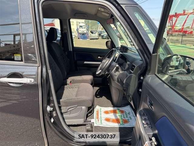Toyota ROOMY 2017-07 6912106-13