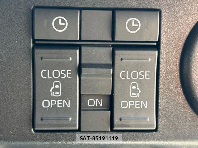 Toyota ROOMY 2023-05 6912052-5