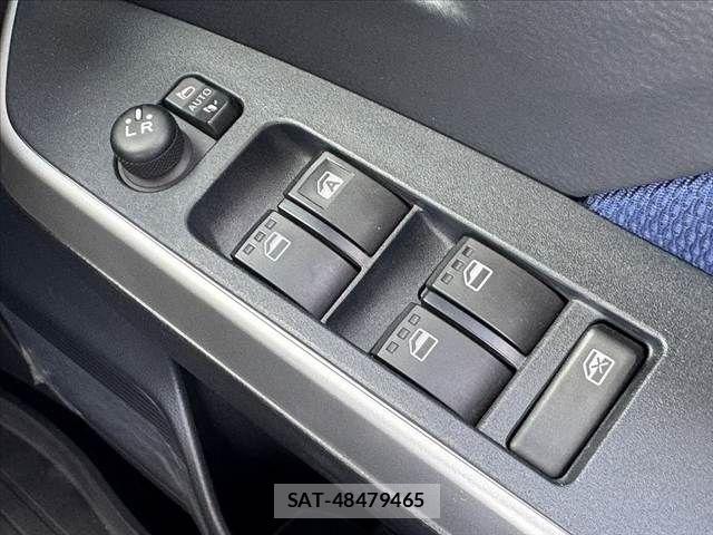 Toyota ROOMY 2019-11 6912101-22