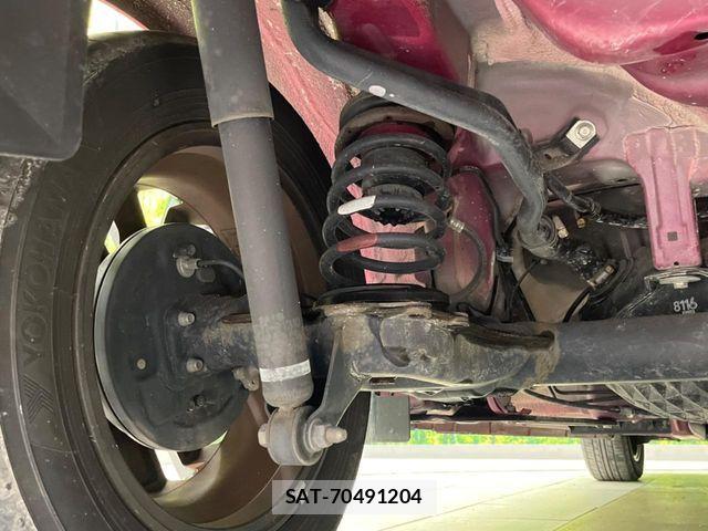 Toyota ROOMY 2018-04 6912118-19