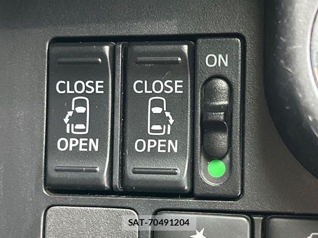 Toyota ROOMY 2018-04 6912118-2