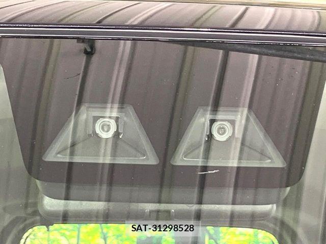 Toyota ROOMY 2023-09 7060479-3