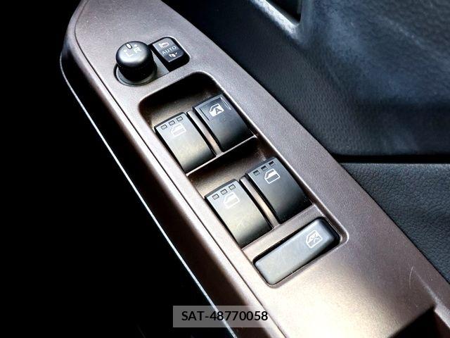 Toyota ROOMY 2019-06 7060492-21