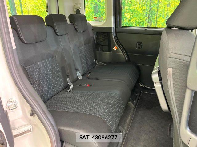 Toyota ROOMY 2022-02 7060476-9