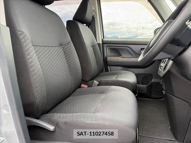 Toyota ROOMY 2017-01 7060503-15