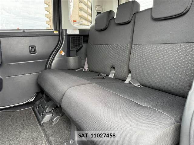Toyota ROOMY 2017-01 7060503-18