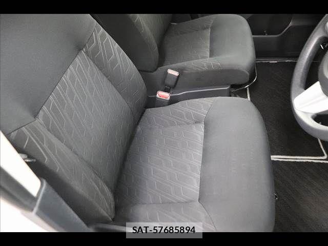 Toyota ROOMY 2019-03 7224303-10