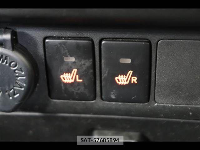 Toyota ROOMY 2019-03 7224303-3