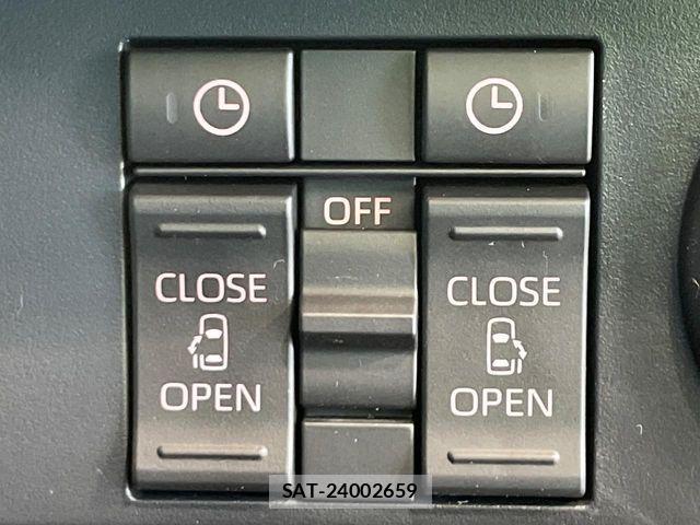 Toyota ROOMY 2023-04 7215788-5