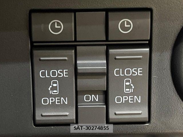 Toyota ROOMY 2023-04 7215789-6