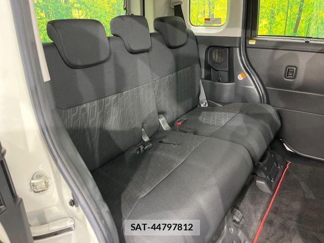 Toyota ROOMY 2019-07 7224305-8
