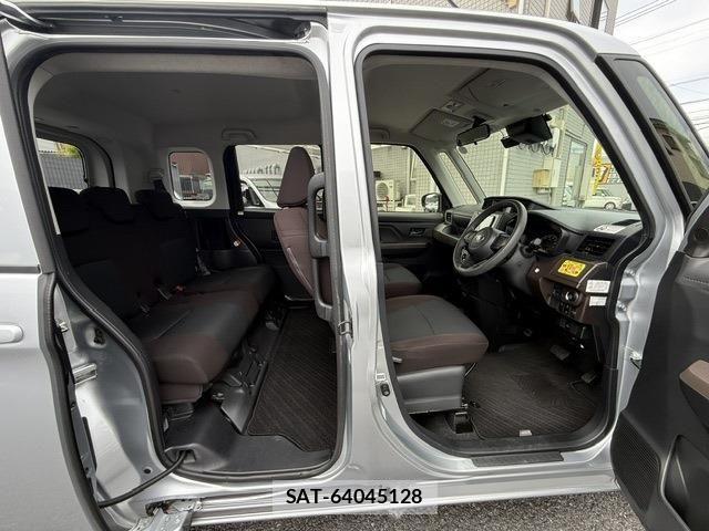 Toyota ROOMY 2022-10 7224362-9