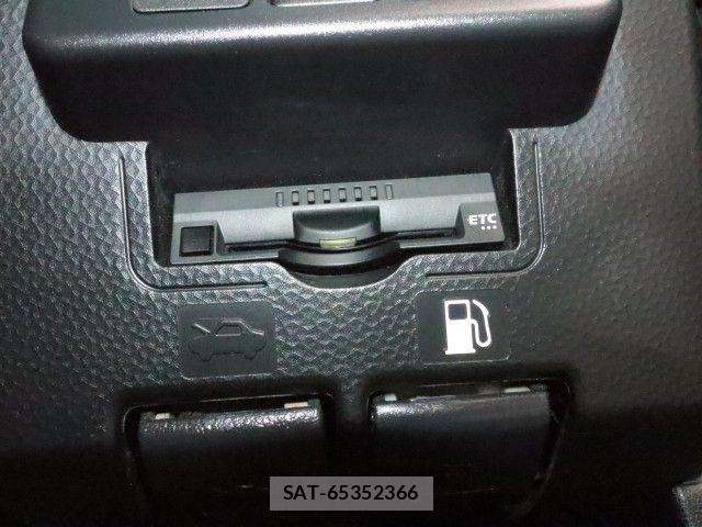Toyota ROOMY 2021-08 7224341-24