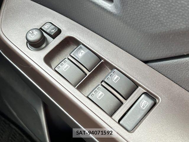 Toyota ROOMY 2017-11 7224294-17