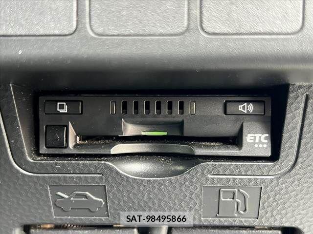 Toyota ROOMY 2017-08 7217904-24