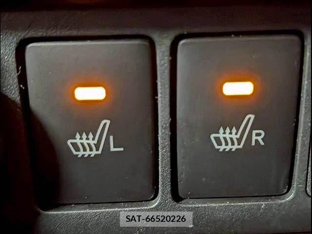 Toyota ROOMY 2021-07 7224338-6