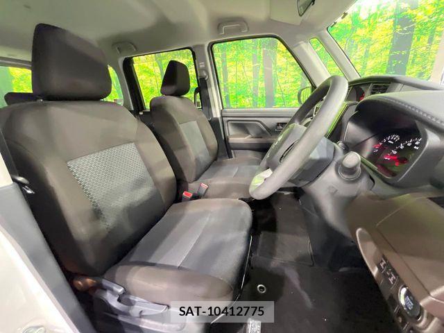 Toyota ROOMY 2023-04 7252140-7