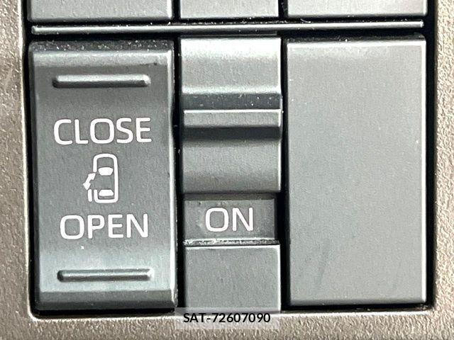 Toyota ROOMY 2022-09 7272592-5