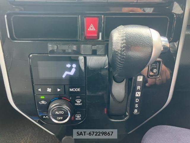 Toyota ROOMY 2017-09 7329823-24