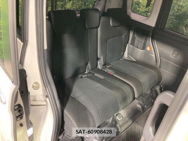 Toyota ROOMY 2021-10 7329779-8