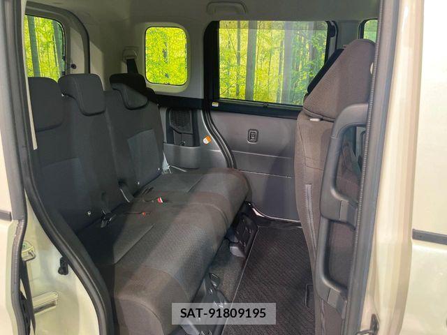Toyota ROOMY 2023-08 7329793-8