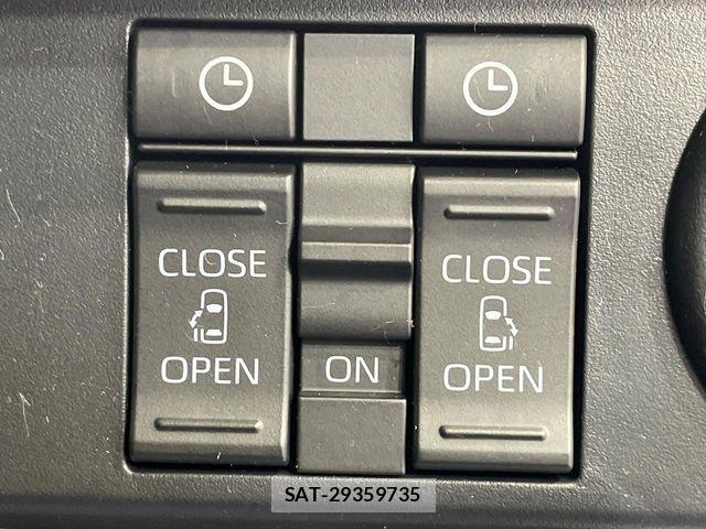 Toyota ROOMY 2023-06 7329772-6
