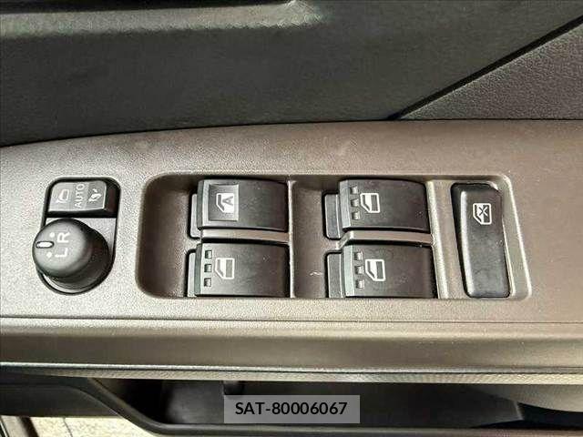 Toyota ROOMY 2023-12 7359637-26