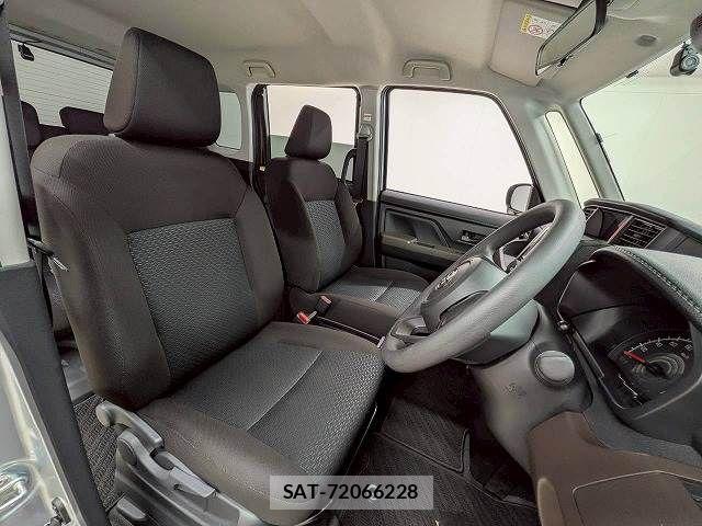 Toyota ROOMY 2024-09 7359628-4