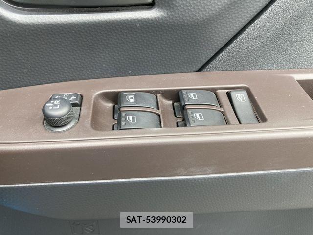 Toyota ROOMY 2018-06 7359648-21