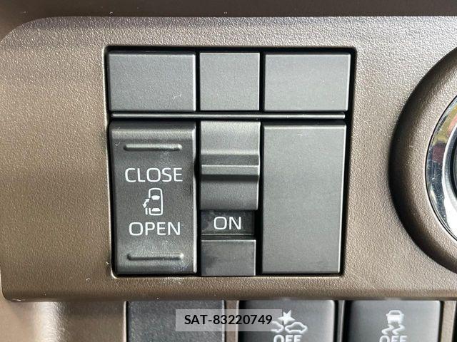 Toyota ROOMY 2023-12 7393890-3