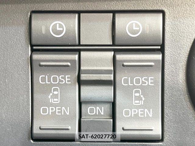 Toyota ROOMY 2021-08 7393891-2