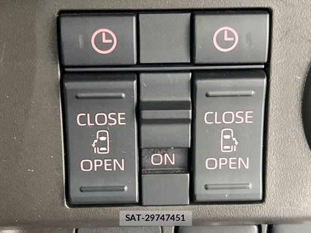 Toyota ROOMY 2020-11 7393896-2
