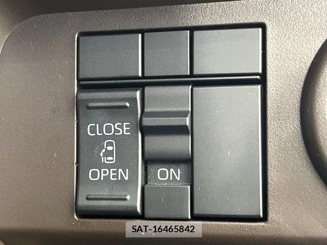Toyota ROOMY 2023-07 7393897-4