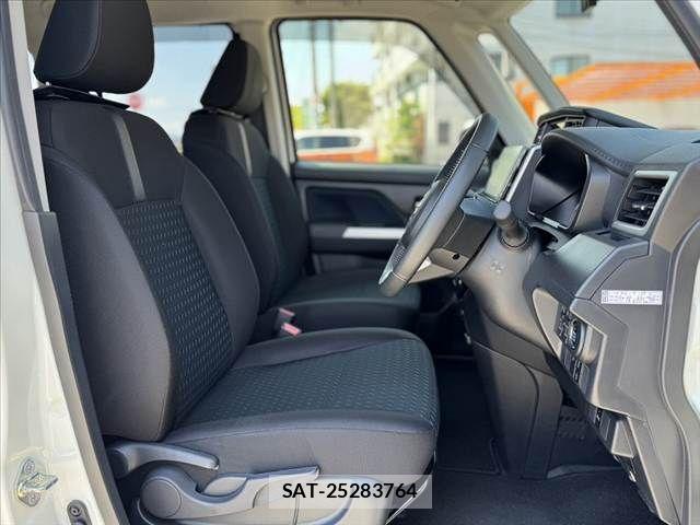Toyota ROOMY 2023-06 7457362-15