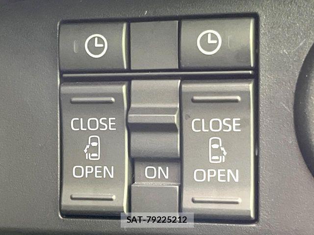 Toyota ROOMY 2022-06 7457377-5
