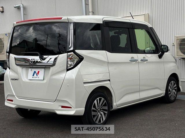 Toyota ROOMY 2022-08 7457368-16