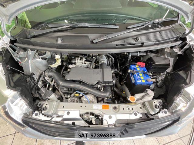 Toyota ROOMY 2019-06 7457402-17