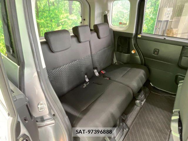 Toyota ROOMY 2019-06 7457402-8