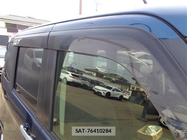 Toyota ROOMY 2021-05 7457408-9