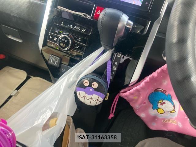 Toyota ROOMY 2024-10 7502614-17