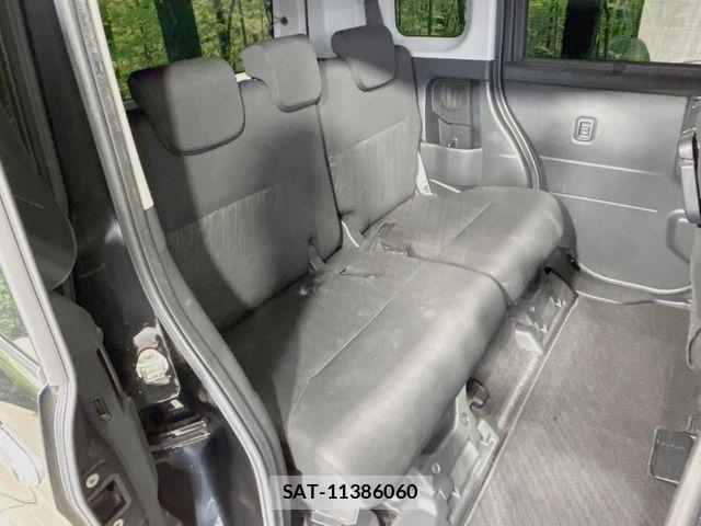 Toyota ROOMY 2016-11 7502656-8