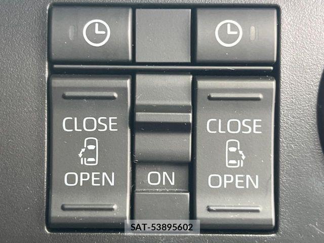 Toyota ROOMY 2022-06 7502628-6