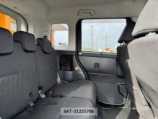 Toyota ROOMY 2017-12 7502657-16