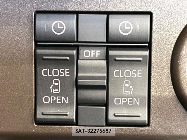 Toyota ROOMY 2023-11 7502626-5