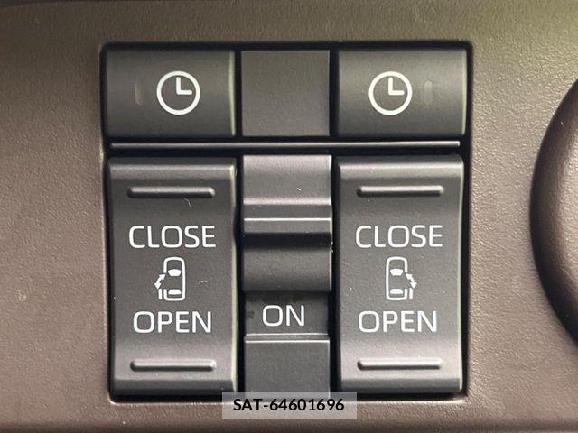 Toyota ROOMY 2021-04 7502637-2