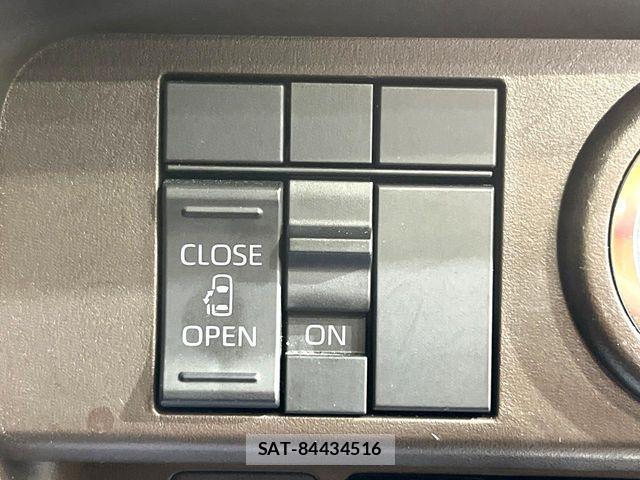Toyota ROOMY 2022-05 7502649-5