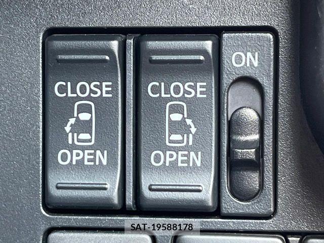 Toyota ROOMY 2017-07 7502633-3