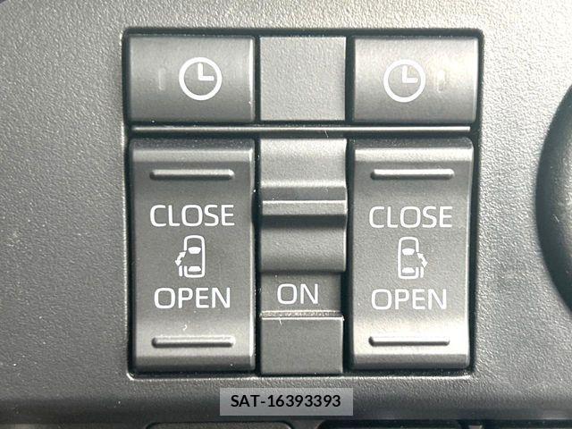 Toyota ROOMY 2021-10 7562758-4