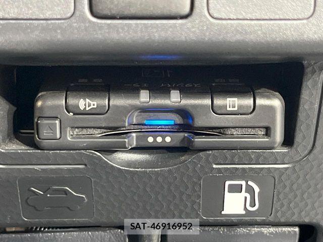 Toyota ROOMY 2023-06 7562759-5